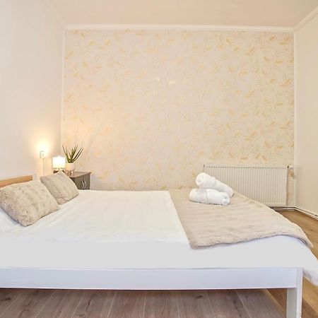 Comfort Apartment Baritiu Брашов Екстериор снимка